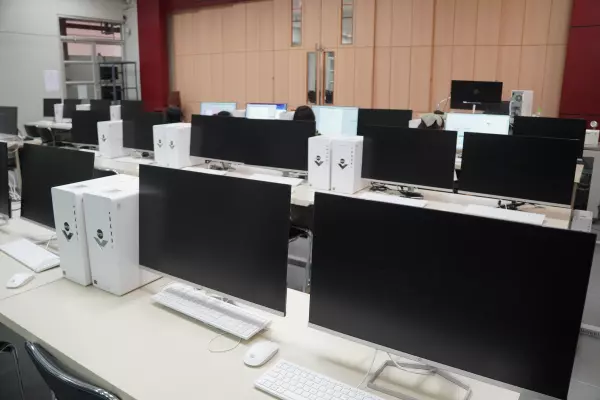 ภาพห้องปฏิบัติการคอมพิวเตอร์ (AR114-1)