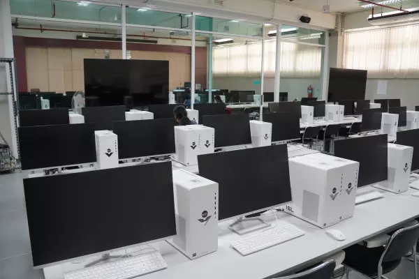 ภาพห้องปฏิบัติการคอมพิวเตอร์ (AR114-2)